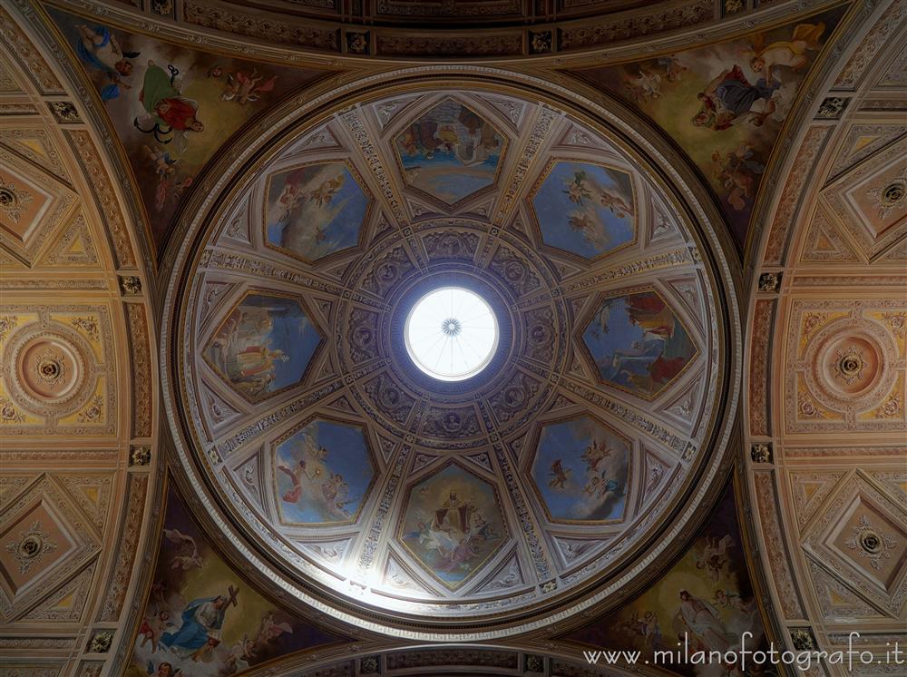 Bellinzago Novarese (Novara, Italy) - Ceiling of the transept of the Church of San Clemente